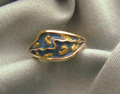 4_d-Enamel-Ring-with-Gold-Nuggets